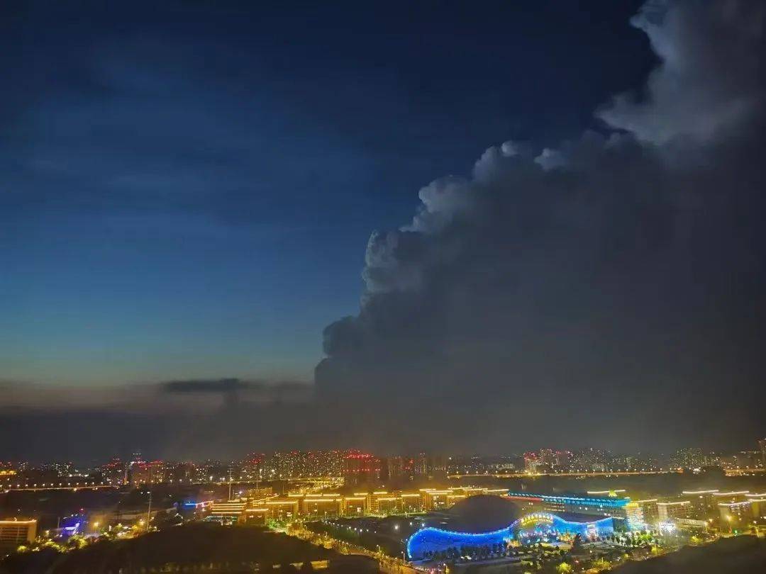 昨夜，徐州天空拍到罕见的一幕！“嘘，我在焊我的UFO”