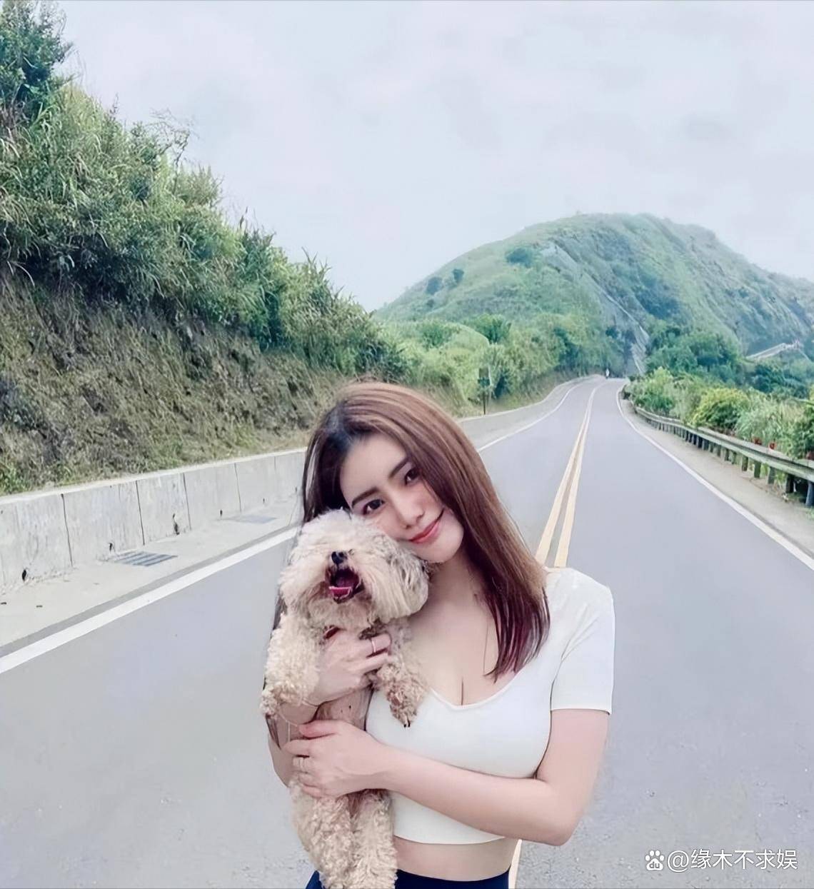 马筱梅为爱犬办葬礼遭网暴，评论区沦陷，和大S离世时画风太像！