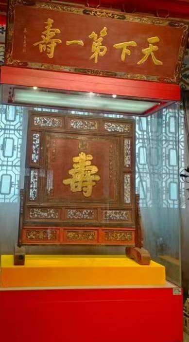 知名学者王国龙登临滕王阁阐释“天下第一寿”